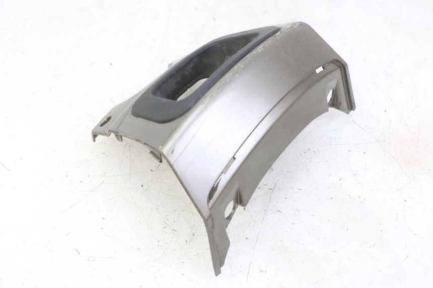 photo de Złącze tylnej owiewki PEUGEOT SATELIS 125 (2013 - 2018) - Inny kąt widzenia