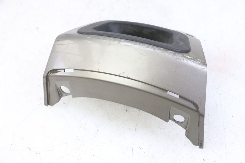 photo de Złącze tylnej owiewki PEUGEOT SATELIS 125 (2013 - 2018) - Zbliżenie techniczne