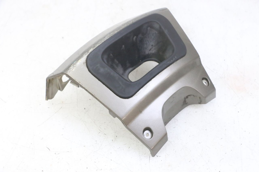 photo de Złącze tylnej owiewki PEUGEOT SATELIS 125 (2013 - 2018) - Stan powierzchni