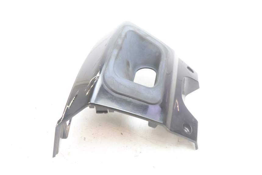 photo de Złącze owiewki tylnej PEUGEOT SATELIS 125 (2006 - 2009) - Zoom stanu zużycia