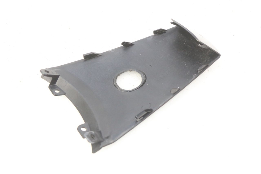 photo de Złącze owiewki tylnej SUZUKI SIXTEEN 125 (2008 - 2010) - Szczegół części