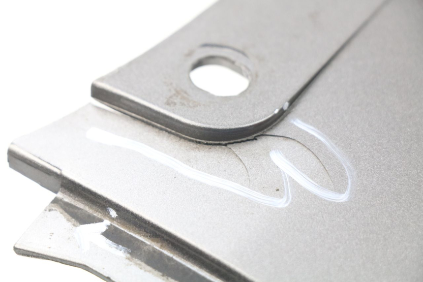 photo de Złącze owiewki tylnej MBK SKYLINER 125 (2004 - 2007) - Zoom stanu zużycia