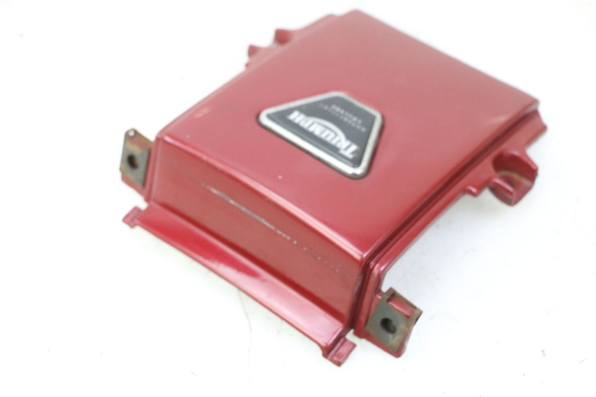 photo de Złącze owiewki tylnej TRIUMPH SPRINT 900 (1995 - 1998) - Inny kąt widzenia