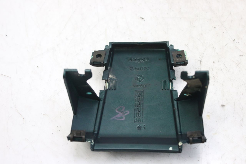 photo de Złącze tylnej owiewki TRIUMPH SPRINT ST 955 (1999 - 2001) - Inny kąt widzenia