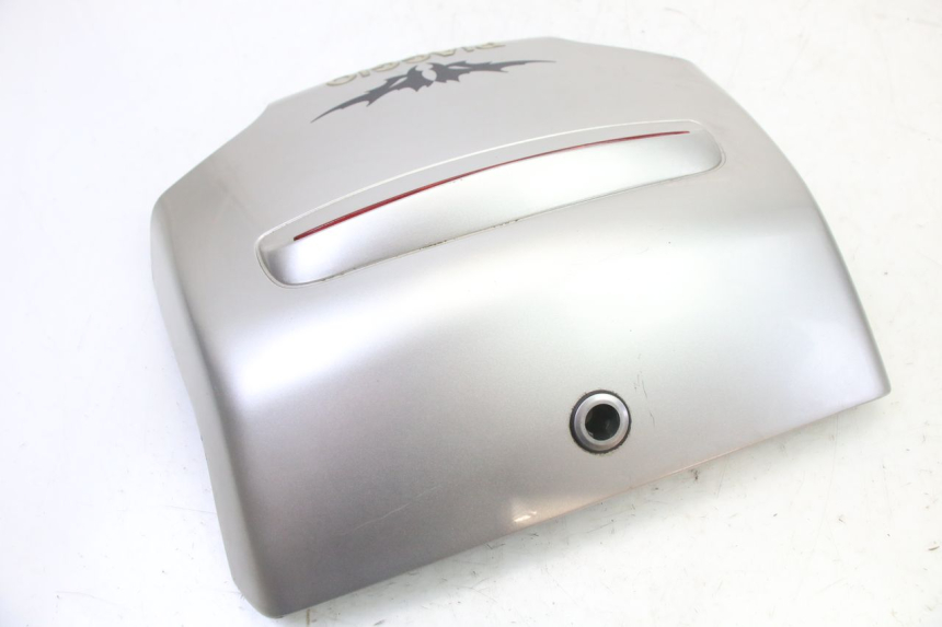 photo de Złącze tylnej owiewki PIAGGIO SUPER LX 125 (2000 - 2003) - Zbliżenie techniczne