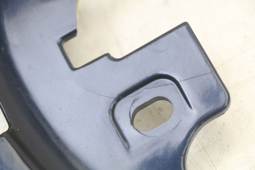 photo de Złącze górnej tylnej owiewki QUADRO 3D S 350 (2013 - 2018) - Punkty mocowania