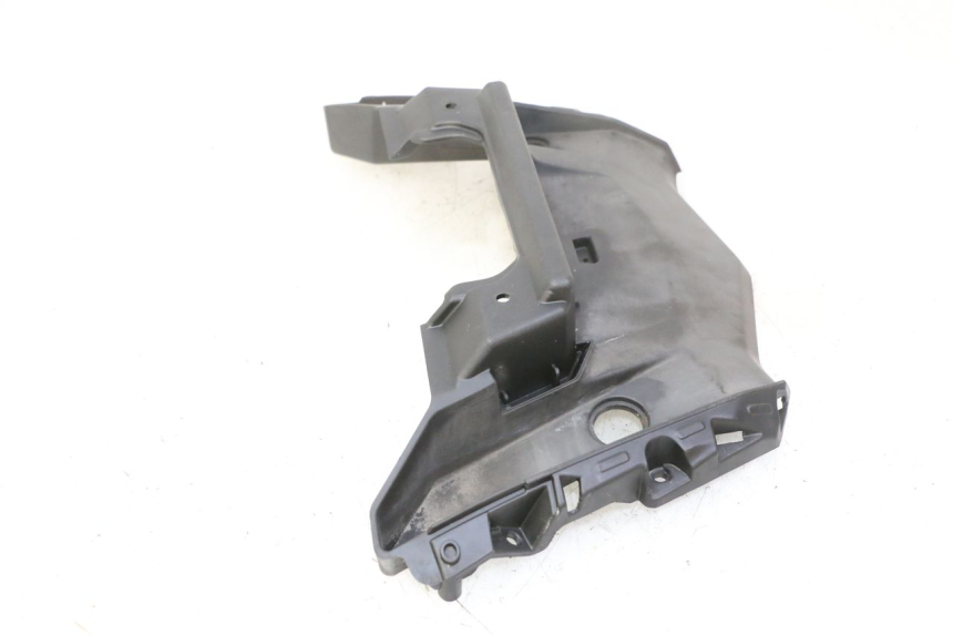 photo de Złącze górnej tylnej owiewki QUADRO 4 4D 350 (2015 - 2018) - Inny kąt widzenia