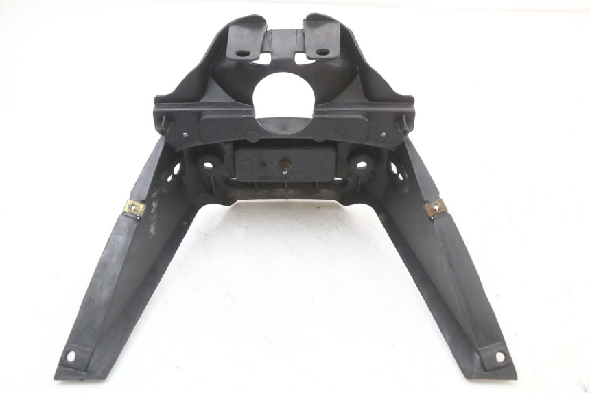 photo de Złącze górnej tylnej owiewki KYMCO AGILITY CARRY 50 (2011 - 2020) - Zbliżenie techniczne