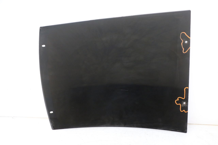 photo de Złącze górnej tylnej owiewki BMW C1 125 (2000 - 2003) - Zbliżenie techniczne