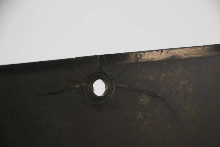 photo de Złącze górnej tylnej owiewki BMW C1 125 (2000 - 2003) - Zoom stanu zużycia