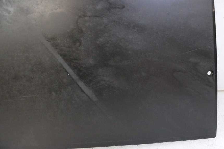 photo de Złącze górnej tylnej owiewki BMW C1 125 (2000 - 2003) - Oznaczenia i referencje