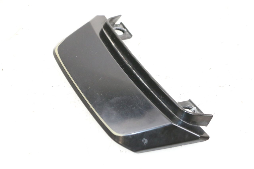 photo de Złącze górnej tylnej owiewki MAG POWER BOMBERS 4T 50 (2016 - 2026) - Zbliżenie techniczne