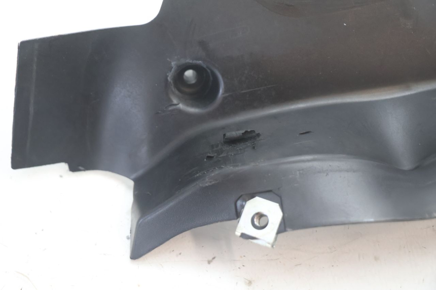 photo de Złącze górnej tylnej owiewki BMW C SPORT 650 (2015 - 2021) - Szczegół części