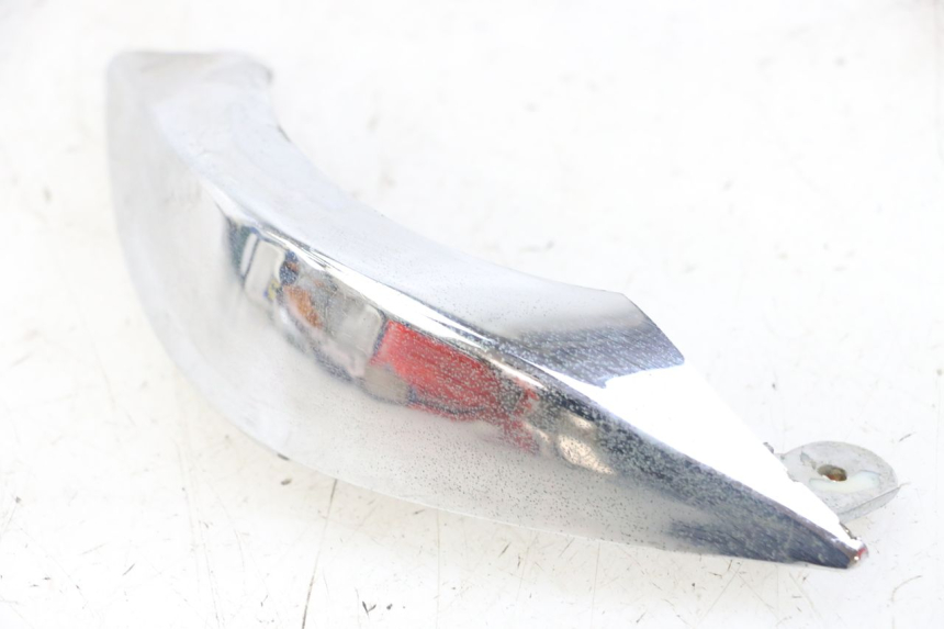 photo de Złącze górnej tylnej owiewki DAELIM BESBI 125 (2007 - 2008) - Widok główny