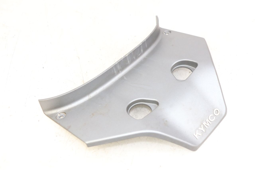 photo de Złącze górnej tylnej owiewki KYMCO DOWNTOWN ABS 125 (2015 - 2017) - Widok główny