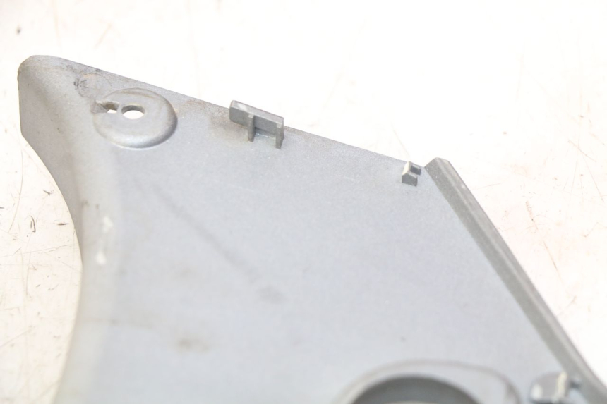 photo de Złącze górnej tylnej owiewki KYMCO DOWNTOWN ABS 125 (2015 - 2017) - Szczegół części