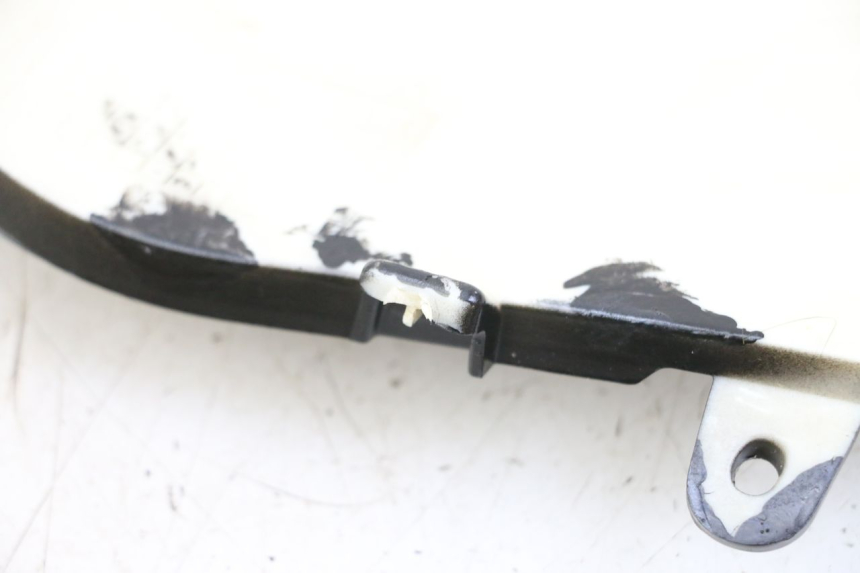 photo de Złącze górnej tylnej owiewki EBROH BRAVO GLE 1 (2020 - 2024) - Zoom stanu zużycia