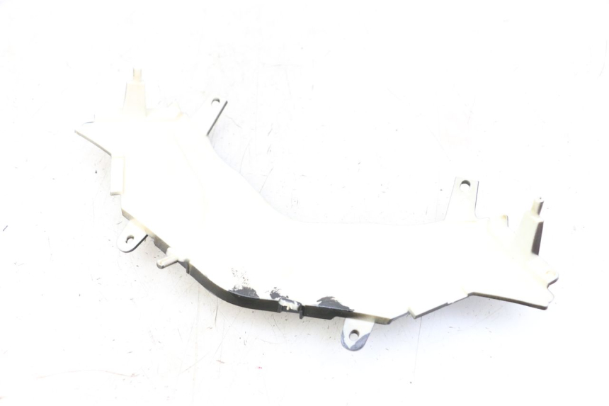 photo de Złącze górnej tylnej owiewki EBROH BRAVO GLE 1 (2020 - 2024) - Inny kąt widzenia