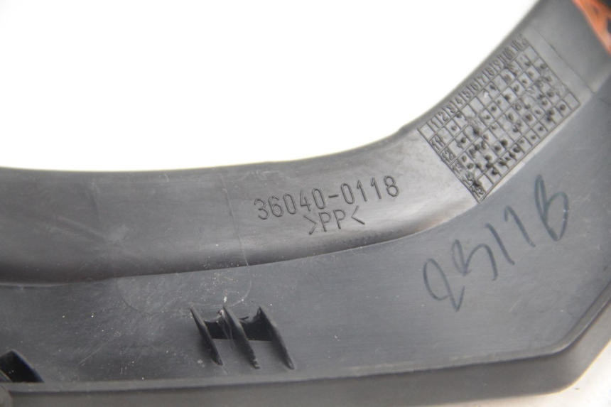 photo de GÓRNA SPOINA TYLNEJ OWIEWKI KAWASAKI ER-6 ER6 F ABS 650 (2012 - 2016) - Inny kąt widzenia