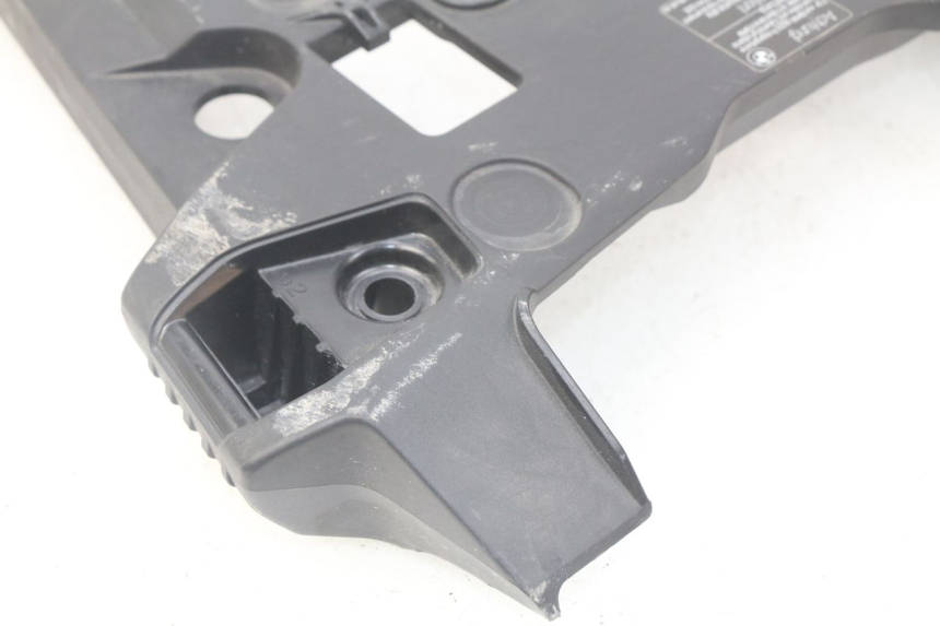 photo de Złącze górnej tylnej owiewki BMW F GS K81 850 (2018 - 2023) - Zoom stanu zużycia