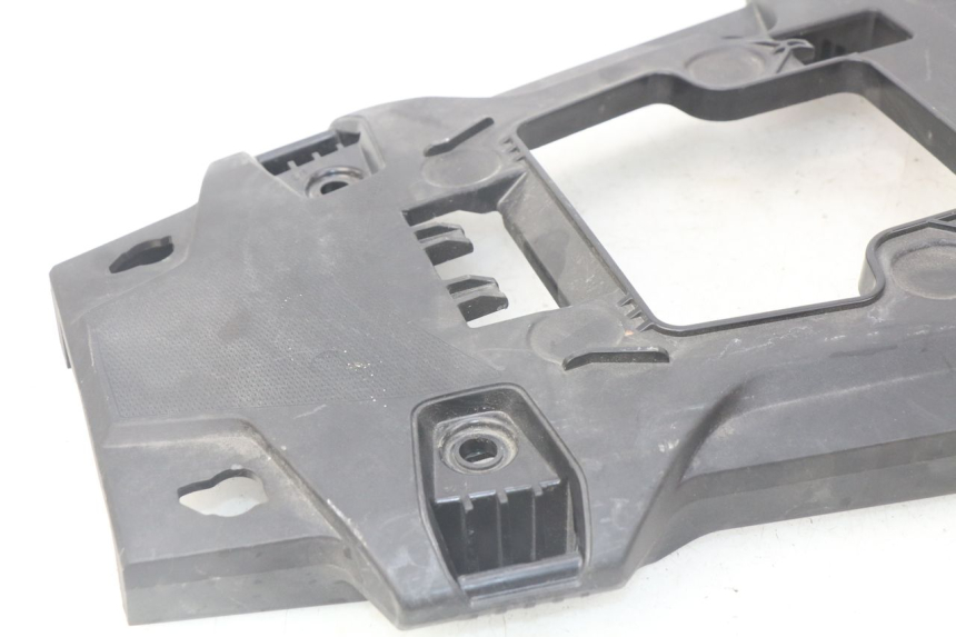 photo de Złącze górnej tylnej owiewki BMW F GS K81 850 (2018 - 2023) - Inny kąt widzenia