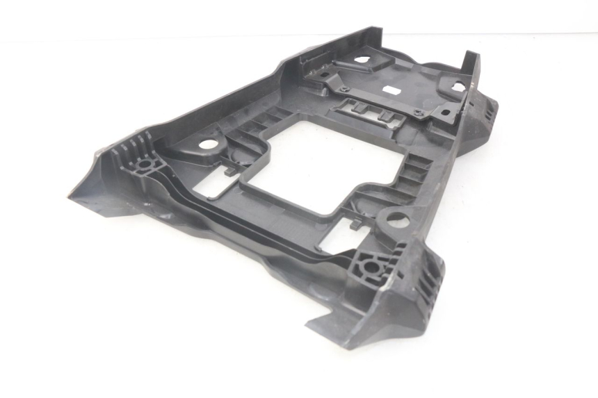 photo de Złącze górnej tylnej owiewki BMW F GS K81 850 (2018 - 2023) - Zbliżenie techniczne