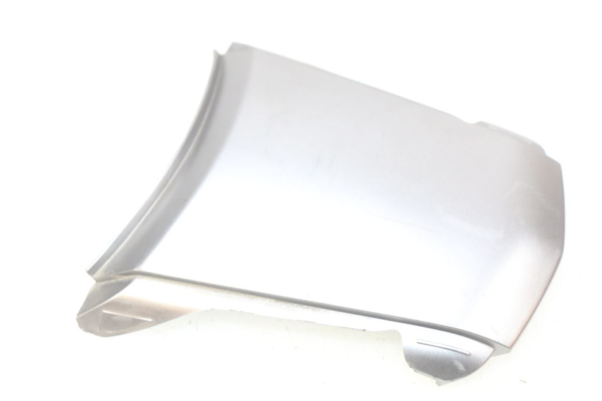 photo de Złącze górnej tylnej owiewki HONDA FES PANTHEON 2T 125 (1998 - 2002) - Inny kąt widzenia