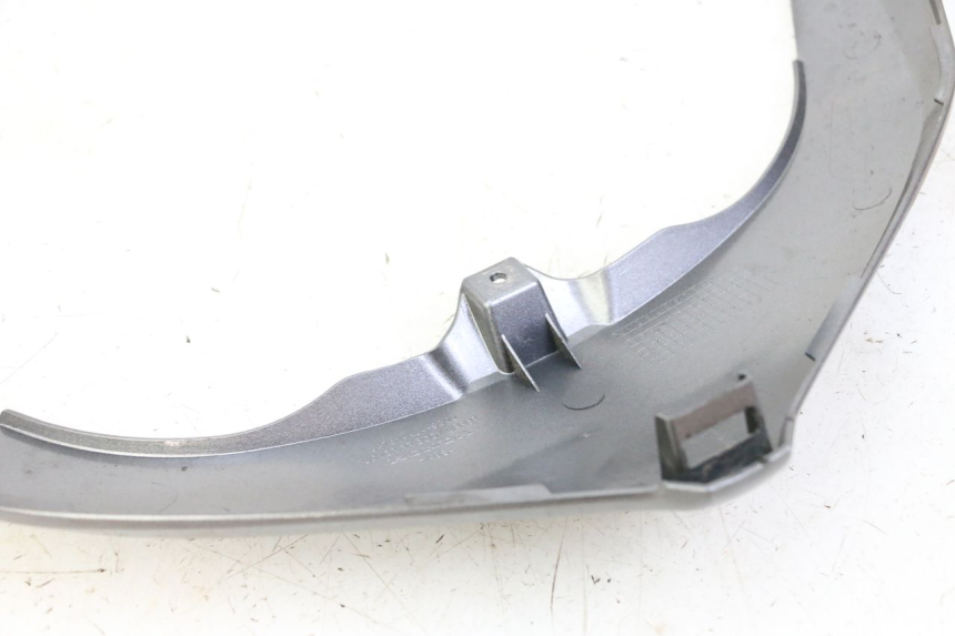 photo de Złącze górnej tylnej owiewki HONDA FORZA ABS 300 (2013 - 2017) - Zoom stanu zużycia