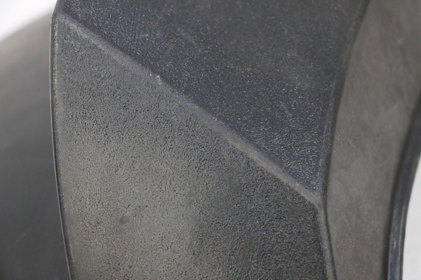 photo de Złącze górnej tylnej owiewki JM MOTORS GTS 125 (2015 - 2019) - Zbliżenie techniczne