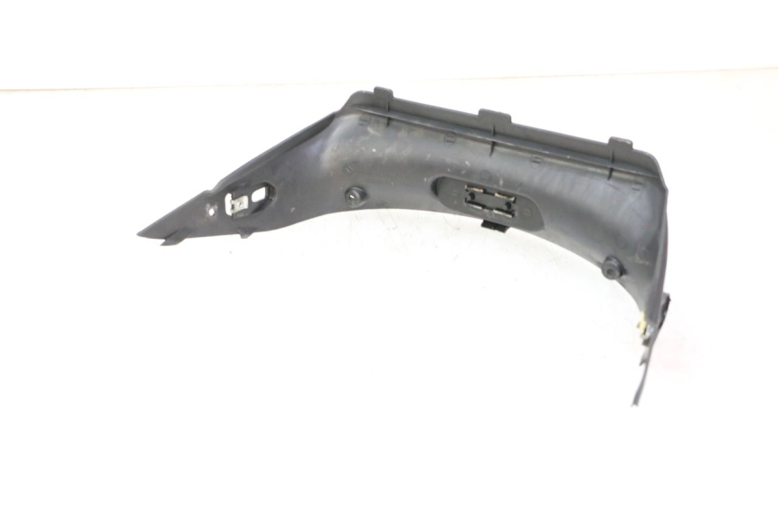 photo de Złącze górnej tylnej owiewki DAELIM HISTORY 125 (2001 - 2002) - Zoom stanu zużycia