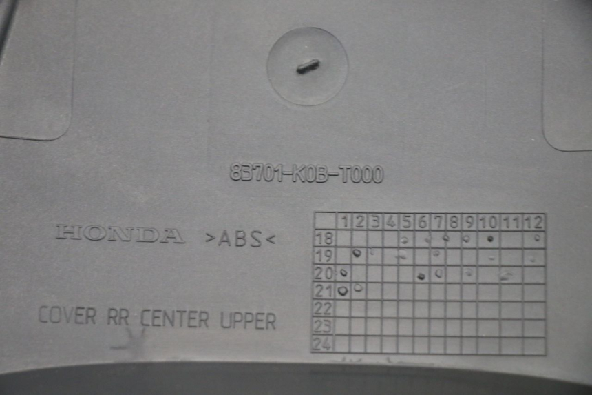 photo de Złącze górnej tylnej owiewki HONDA FORZA 125 (2021 - 2025) - Oznaczenia i referencje