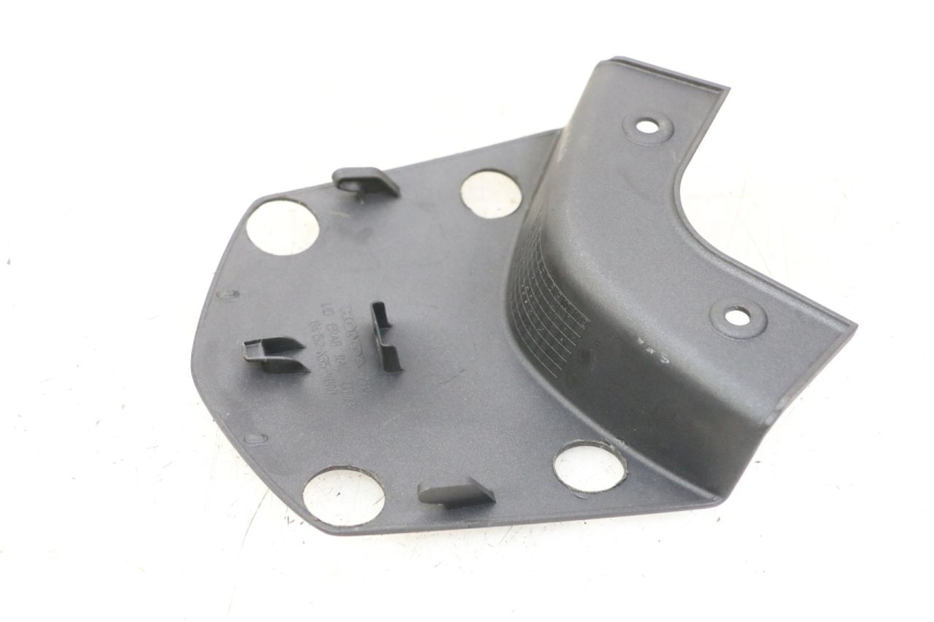 photo de Złącze górnej tylnej owiewki HONDA PCX (JF57/JF64) 125 (2014 - 2018) - Szczegół części