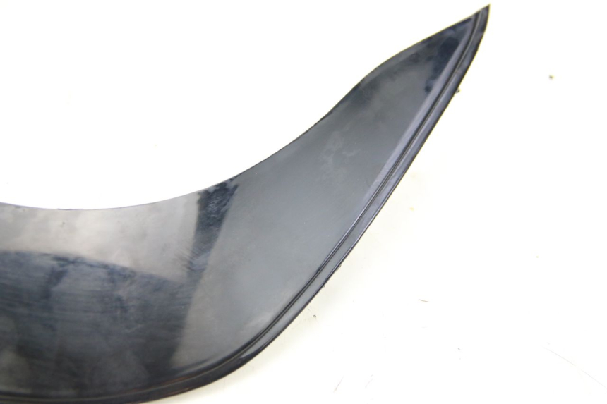 photo de Złącze górnej tylnej owiewki REVATTO IMPERATOR 125 (2007 - 2015) - Zoom stanu zużycia