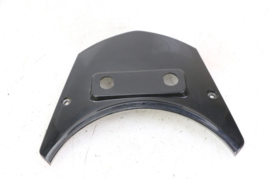 photo de Złącze górnej tylnej owiewki LONGJIA SHARPY 125 (2020 - 2024) - Zoom stanu zużycia