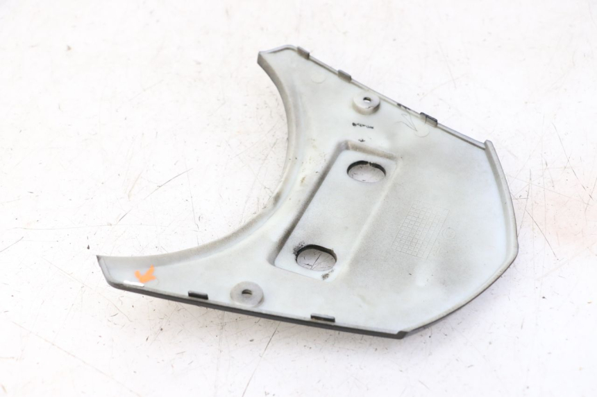 photo de Złącze górnej tylnej owiewki LONGJIA SHARPY 125 (2020 - 2024) - Inny kąt widzenia