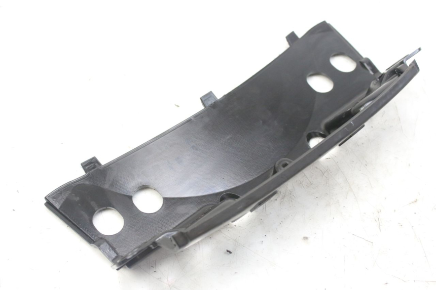 photo de Złącze górnej tylnej owiewki PIAGGIO MP3 RL 250 (2006 - 2010) - Zoom stanu zużycia