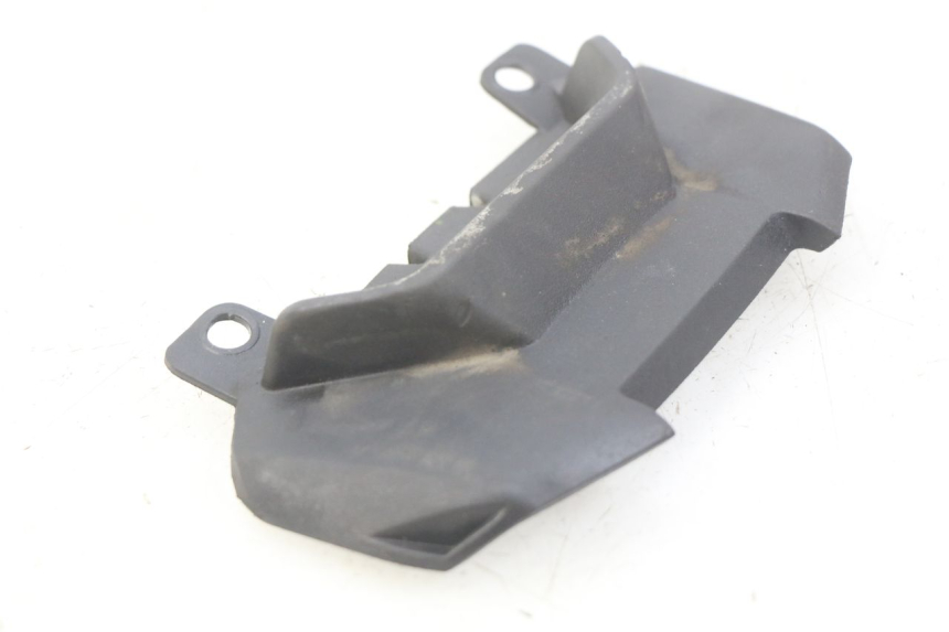 photo de Złącze górnej tylnej owiewki YAMAHA MT-07 MT07 700 (2018 - 2020) - Zoom stanu zużycia