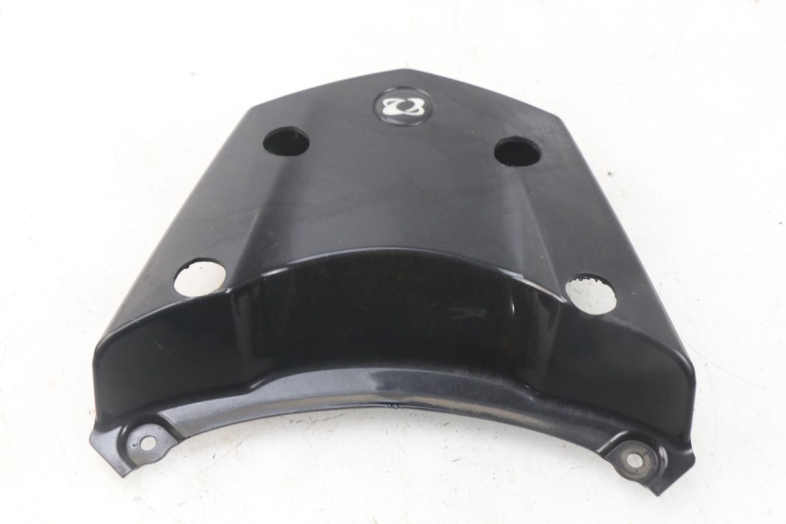 photo de Złącze górnej tylnej owiewki MBK MW TRYPTIK 125 (2017 - 2022) - Inny kąt widzenia