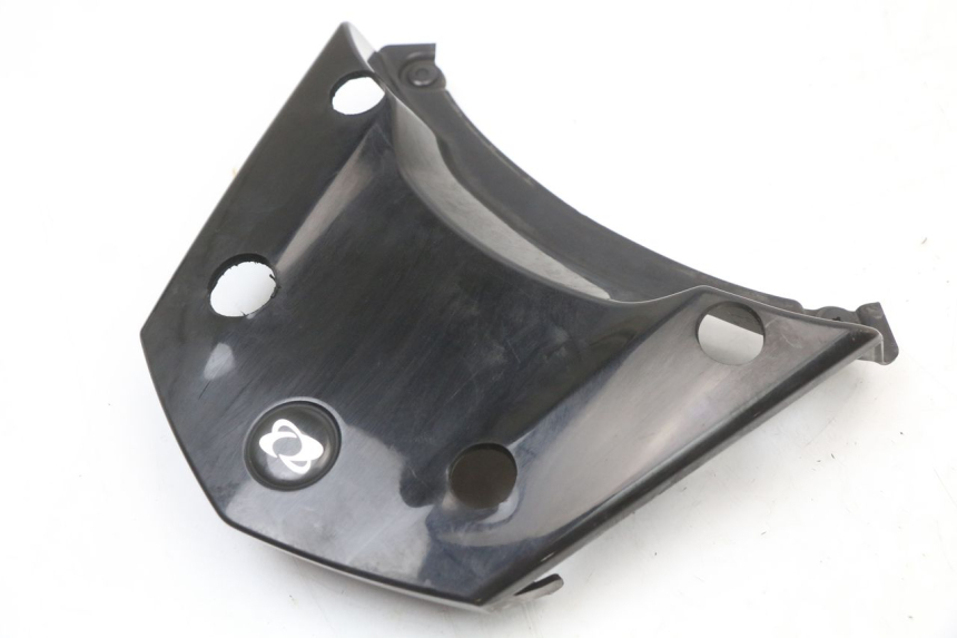 photo de Złącze górnej tylnej owiewki MBK MW TRYPTIK 125 (2014 - 2016) - Zoom stanu zużycia