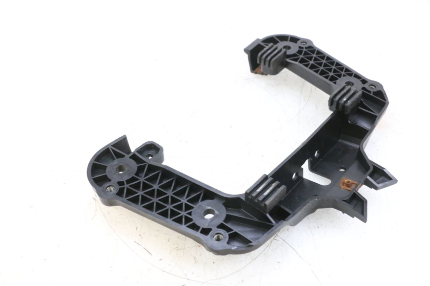 photo de Złącze górnej tylnej owiewki YAMAHA NEOS NEO'S 4T 50 (2008 - 2016) - Zoom stanu zużycia