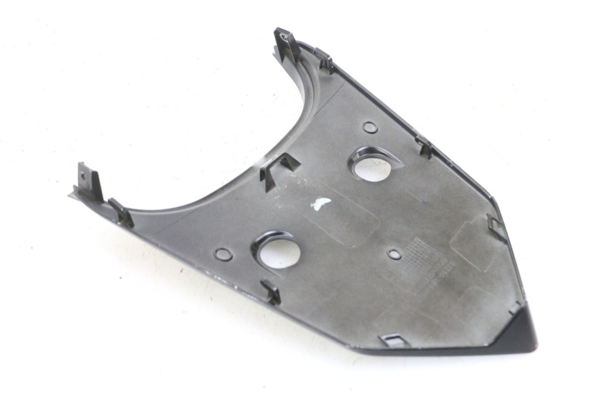 photo de Złącze górnej tylnej owiewki SYM ORBIT III 3 4T 50 (2021 - 2025) - Zoom stanu zużycia