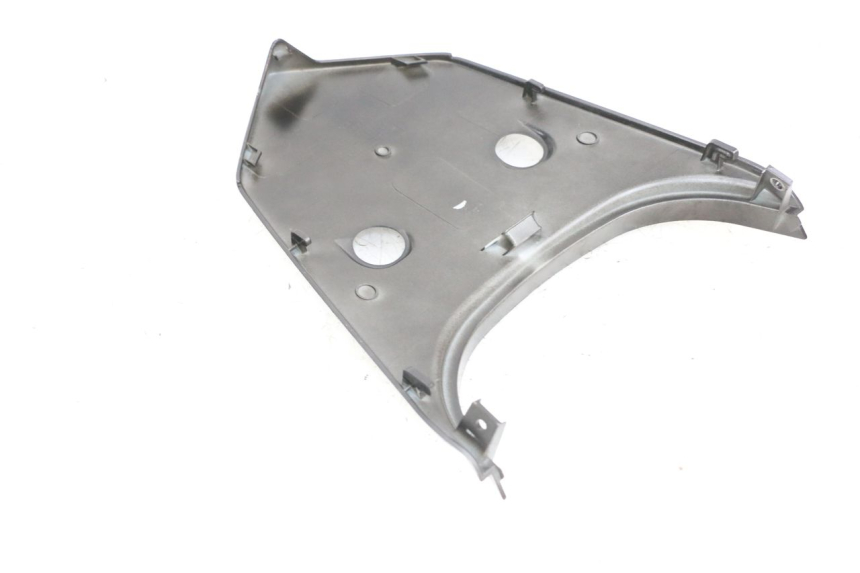 photo de Złącze górnej tylnej owiewki SYM ORBIT III 3 4T 50 (2018 - 2021) - Szczegół części