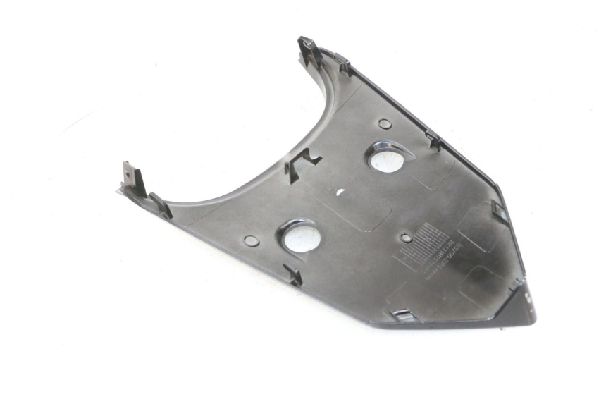 photo de Złącze górnej tylnej owiewki SYM ORBIT III 3 4T 50 (2018 - 2021) - Inny kąt widzenia