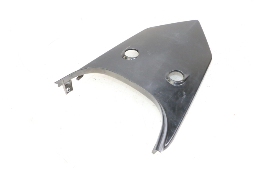 photo de Złącze górnej tylnej owiewki SYM ORBIT III 3 4T 50 (2018 - 2021) - Zbliżenie techniczne