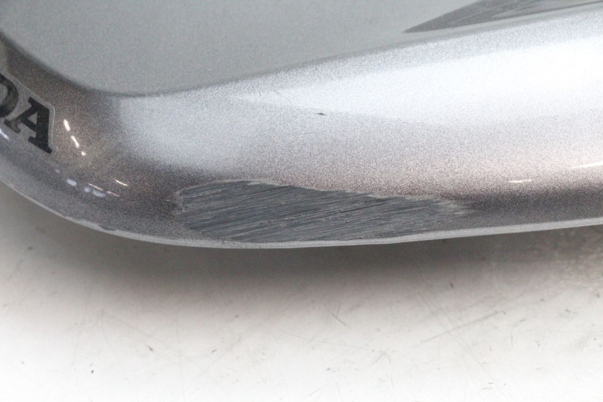 photo de Złącze górnej tylnej owiewki HONDA PCX (JF28) 125 (2009 - 2011) - Inny kąt widzenia