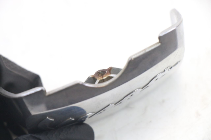 photo de Złącze górnej tylnej owiewki PIAGGIO VESPA S 2T 50 (2007 - 2014) - Zbliżenie techniczne