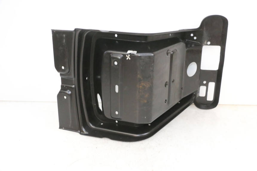 photo de Złącze górnej tylnej owiewki LIGIER PULSE 3 1 (2014 - 2020) - Zoom stanu zużycia