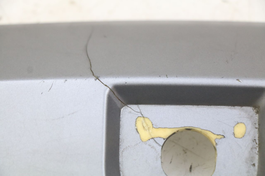 photo de Złącze górnej tylnej owiewki LVNENG S5 1 (2019 - 2023) - Zbliżenie techniczne