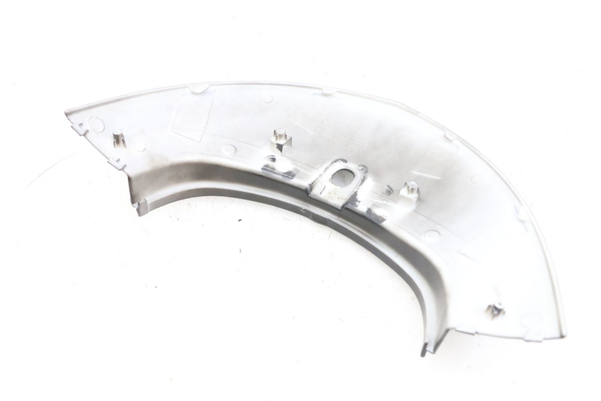 photo de Złącze górnej tylnej owiewki JM MOTORS SANTANA EVO 50 (2024 - 2026) - Zoom stanu zużycia