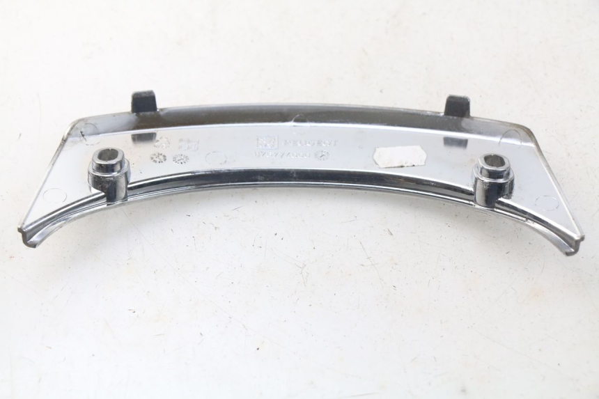 photo de Złącze górnej tylnej owiewki PEUGEOT SATELIS 125 (2006 - 2009) - Szczegół części